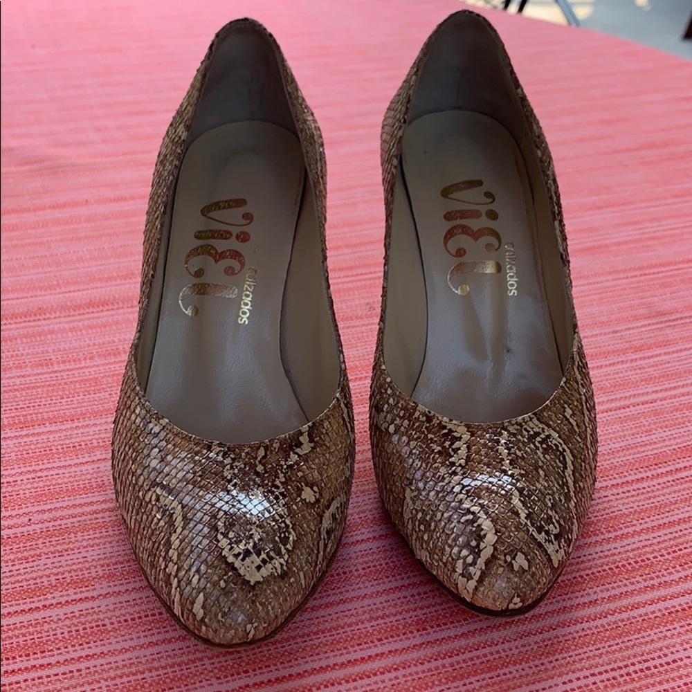 Crocodile heels